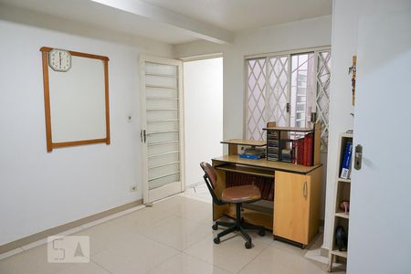 Casa para alugar com 240m², 5 quartos e 2 vagas Casa para alugar com 240m², 5 quartos e 2 vagasQuarto 2