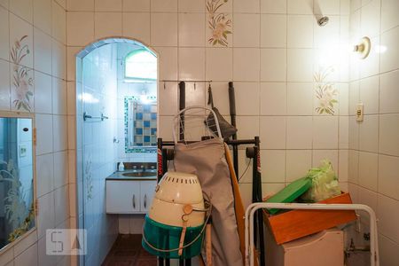 Casa para alugar com 240m², 5 quartos e 2 vagas Casa para alugar com 240m², 5 quartos e 2 vagasBanheiro 1 da Suíte 2