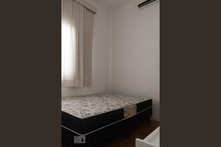 Quarto 1 de apartamento para alugar com 2 quartos, 80m² em Humaitá, Rio de Janeiro