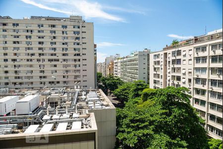 Vista da Sala de apartamento à venda com 3 quartos, 103m² em Copacabana, Rio de Janeiro