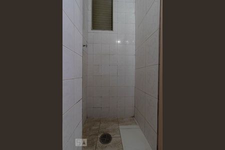 Banheiro de kitnet/studio para alugar com 1 quarto, 26m² em Brás, São Paulo