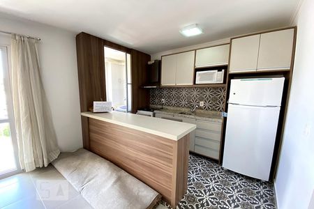 Sala e cozinha de apartamento para alugar com 2 quartos, 55m² em Vila Nova, Novo Hamburgo