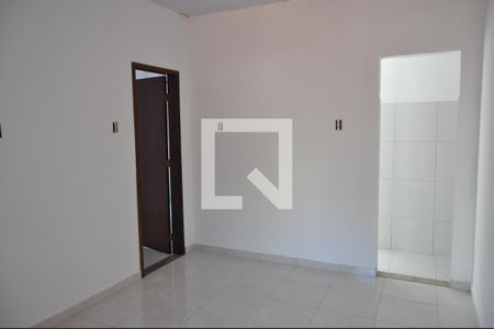 Sala de casa para alugar com 2 quartos, 58m² em Pilares, Rio de Janeiro