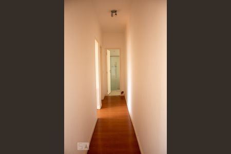 Corredor de apartamento para alugar com 2 quartos, 64m² em Grajau, Rio de Janeiro