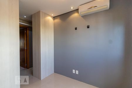 Dormitório 2 de apartamento à venda com 2 quartos, 63m² em Santa Maria Goretti, Porto Alegre