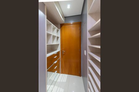 Closet de apartamento à venda com 2 quartos, 63m² em Santa Maria Goretti, Porto Alegre