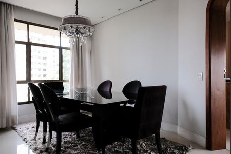 Sala de jantar de apartamento à venda com 3 quartos, 250m² em Jardim Avelino, São Paulo