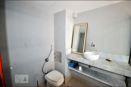 Banheiro de apartamento para alugar com 1 quarto, 23m² em Centro, Rio de Janeiro