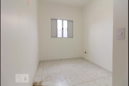 Quarto 1 de casa para alugar com 2 quartos, 59m² em Ferreira, São Paulo