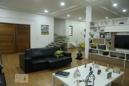 Sala de casa para alugar com 2 quartos, 280m² em Jardim Hercilia, São Paulo
