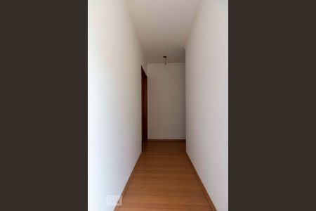 Corredor de casa à venda com 3 quartos, 170m² em Vila Salete, São Paulo