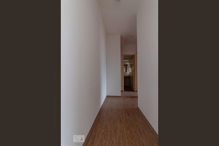 Corredor de apartamento à venda com 2 quartos, 60m² em Vila Vermelha, São Paulo