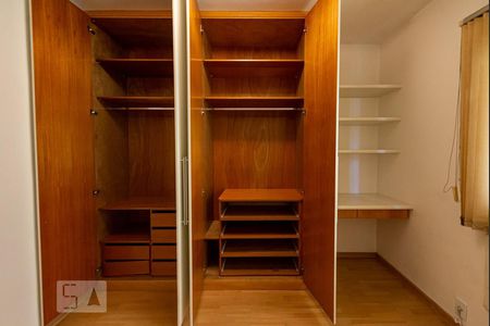 Quarto 1 - Armários de apartamento para alugar com 2 quartos, 69m² em Jardim Botânico, Rio de Janeiro