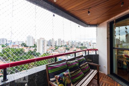 varanda de apartamento para alugar com 3 quartos, 120m² em Chácara Inglesa, São Paulo