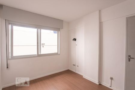 Suíte de apartamento para alugar com 1 quarto, 38m² em Centro Histórico, Porto Alegre