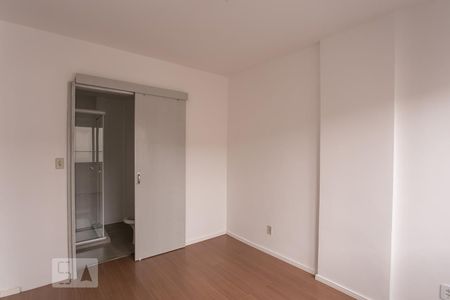 Suíte de apartamento para alugar com 1 quarto, 38m² em Centro Histórico, Porto Alegre