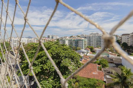 Vista (1º andar) de apartamento para alugar com 3 quartos, 160m² em Anil, Rio de Janeiro