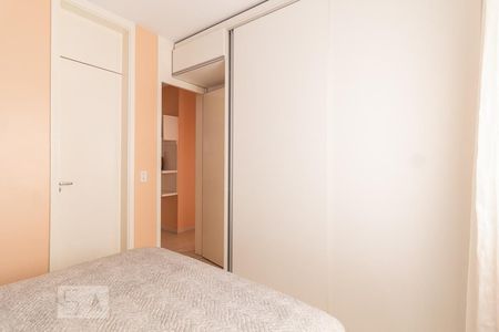 Dormitório 2 de apartamento à venda com 3 quartos, 68m² em Humaitá, Porto Alegre