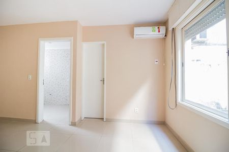 Sala/Quarto de kitnet/studio para alugar com 1 quarto, 35m² em Partenon, Porto Alegre