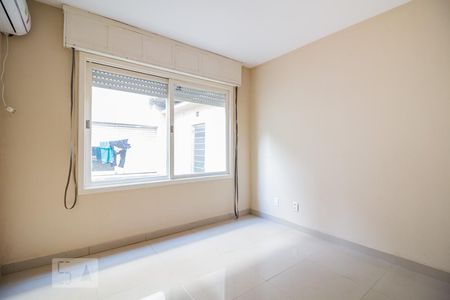 Sala/Quarto de kitnet/studio para alugar com 1 quarto, 35m² em Partenon, Porto Alegre