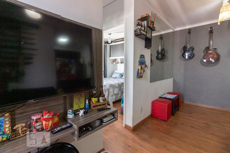 Sala de apartamento à venda com 2 quartos, 48m² em Quitaúna, Osasco