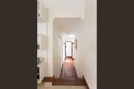 Corredor de casa para alugar com 3 quartos, 190m² em Jardim Bonfiglioli, São Paulo