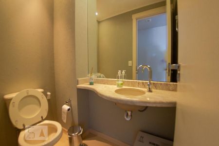 Lavabo de apartamento à venda com 2 quartos, 66m² em Rio Branco, Porto Alegre