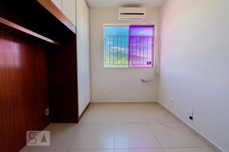 Quarto 2 de apartamento para alugar com 2 quartos, 60m² em Freguesia (jacarepaguá), Rio de Janeiro