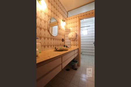 Lavabo de apartamento à venda com 5 quartos, 800m² em Caxingui, São Paulo