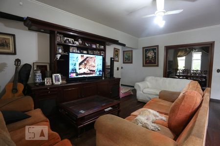 Sala de TV de apartamento à venda com 5 quartos, 800m² em Caxingui, São Paulo