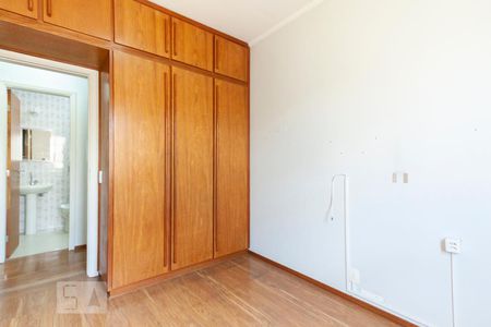 Quarto de apartamento para alugar com 3 quartos, 75m² em Vila Iza, Campinas