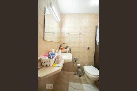 banheiro de apartamento à venda com 3 quartos, 70m² em Jardim García, Campinas