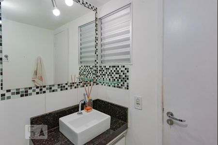 Banheiro da Suíte de apartamento para alugar com 2 quartos, 52m² em Jardim Nova Europa, Campinas