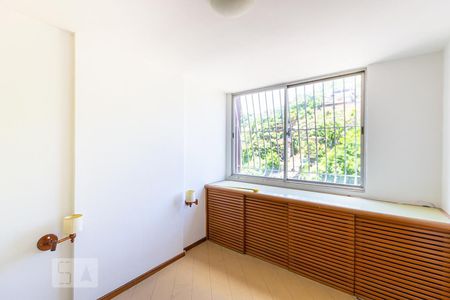 Quarto 1 de apartamento para alugar com 2 quartos, 65m² em Santa Rosa, Niterói