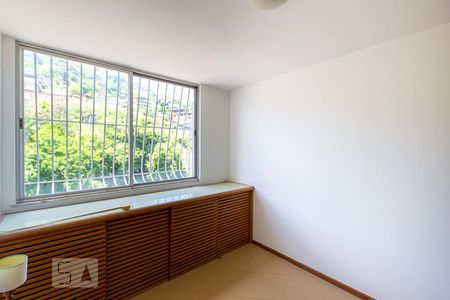 Quarto 1 de apartamento para alugar com 2 quartos, 65m² em Santa Rosa, Niterói