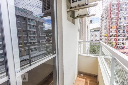 Sala Varanda de apartamento à venda com 2 quartos, 54m² em Pechincha, Rio de Janeiro