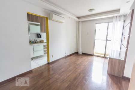 Sala de apartamento à venda com 2 quartos, 54m² em Pechincha, Rio de Janeiro