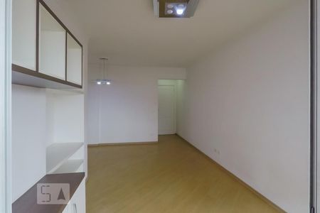 Sala vista pela sacada de apartamento à venda com 3 quartos, 74m² em Vila Mariana, São Paulo