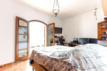 Casa à venda com 350m², 5 quartos e 4 vagas Casa à venda com 350m², 5 quartos e 4 vagasQuarto 4