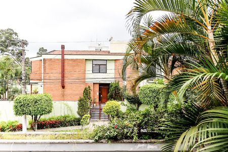 Casa à venda com 350m², 5 quartos e 4 vagas Casa à venda com 350m², 5 quartos e 4 vagasVista