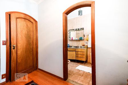 Casa à venda com 350m², 5 quartos e 4 vagas Casa à venda com 350m², 5 quartos e 4 vagasCloset Suíte 1