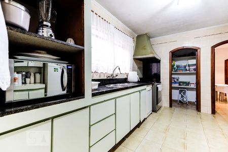 Casa à venda com 350m², 5 quartos e 4 vagas Casa à venda com 350m², 5 quartos e 4 vagasCozinha