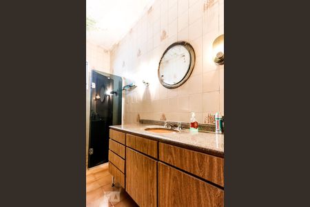 Casa à venda com 350m², 5 quartos e 4 vagas Casa à venda com 350m², 5 quartos e 4 vagasBanheiro