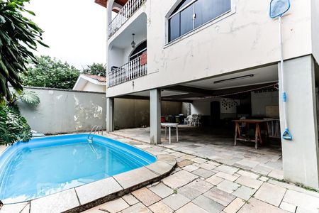 Casa à venda com 350m², 5 quartos e 4 vagas Casa à venda com 350m², 5 quartos e 4 vagasPiscina