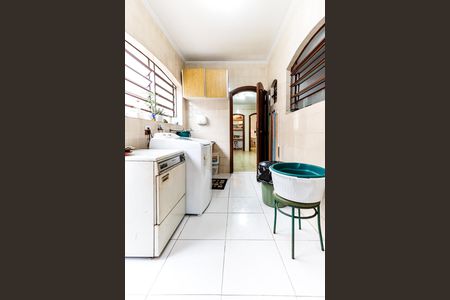 Casa à venda com 350m², 5 quartos e 4 vagas Casa à venda com 350m², 5 quartos e 4 vagasÁrea de Serviço