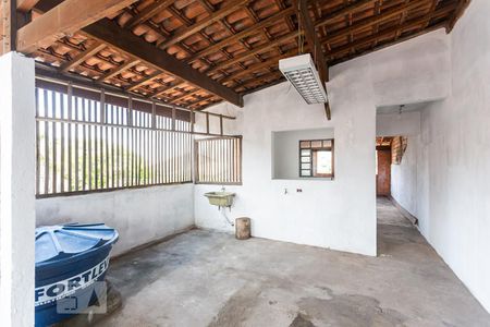 Área de Serviço de casa para alugar com 3 quartos, 303m² em Jardim das Flores, Osasco