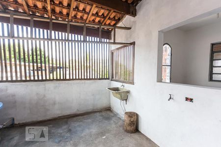 Área de Serviço de casa à venda com 3 quartos, 220m² em Jardim das Flores, Osasco