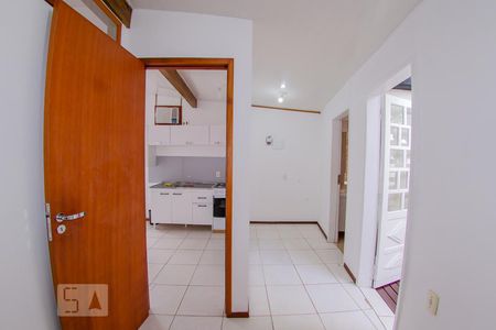 Sala 2 de casa para alugar com 2 quartos, 65m² em Canasvieiras, Florianópolis