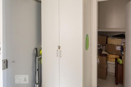 Apartamento à venda com 145m², 3 quartos e 2 vagas Apartamento à venda com 145m², 3 quartos e 2 vagasÁrea de Serviço
