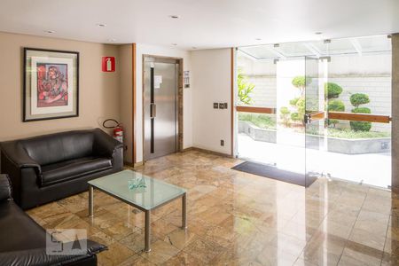Apartamento à venda com 145m², 3 quartos e 2 vagas Apartamento à venda com 145m², 3 quartos e 2 vagasHall de Entrada